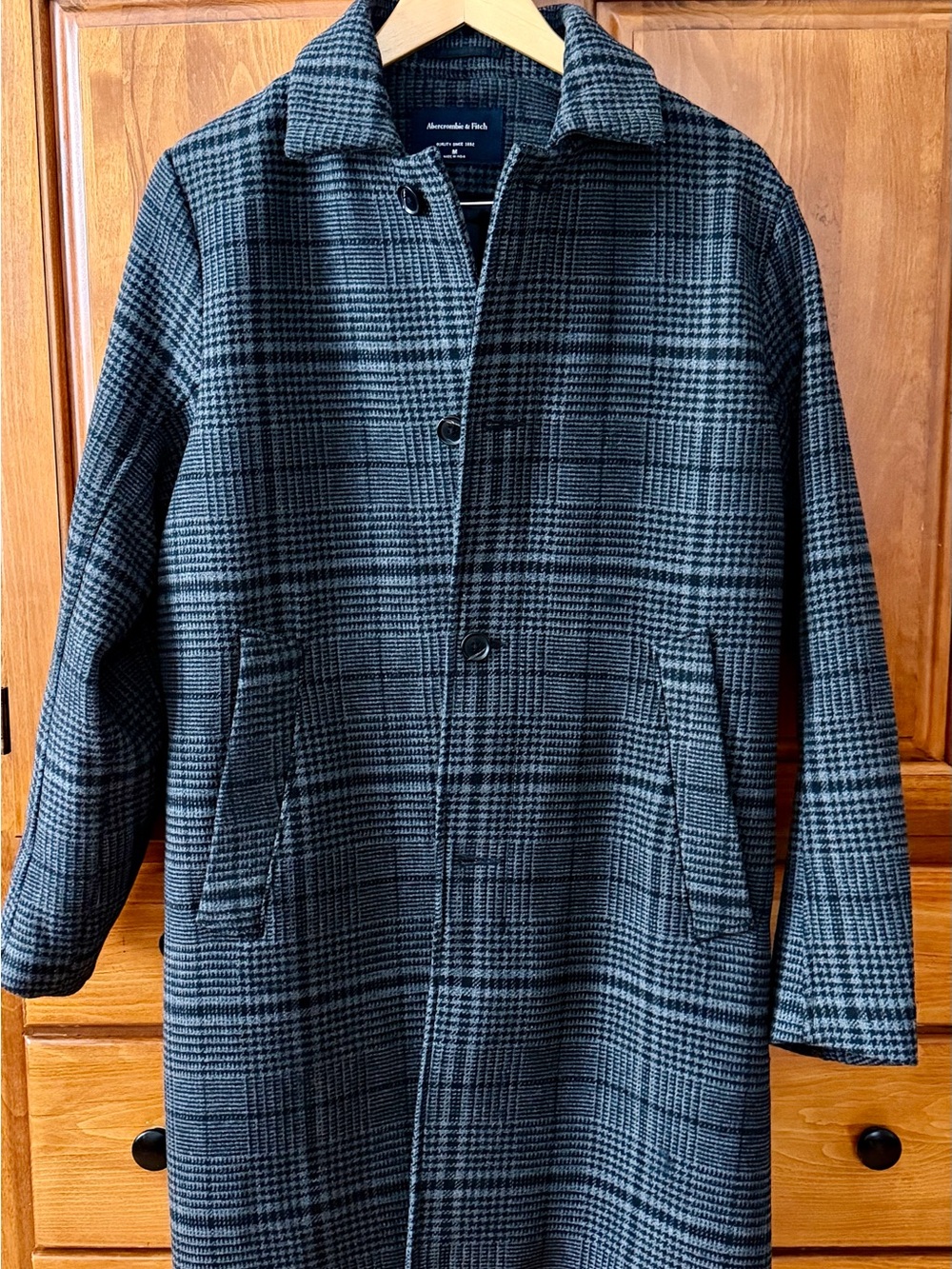 Abercrombie & Fitch Black and Gray Plaid Trench Coat